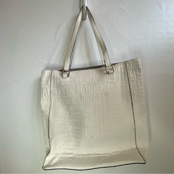*Free w/Purchase*Steve Madden White Embossed Travel Take Along Tote Earbud Case - Picture 14 of 15